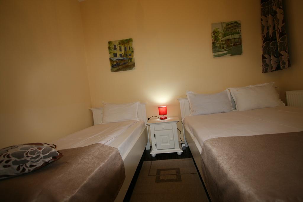 Hotel-Hostel Mignon Mamaia -Private Rooms With Free Parking Exterior photo