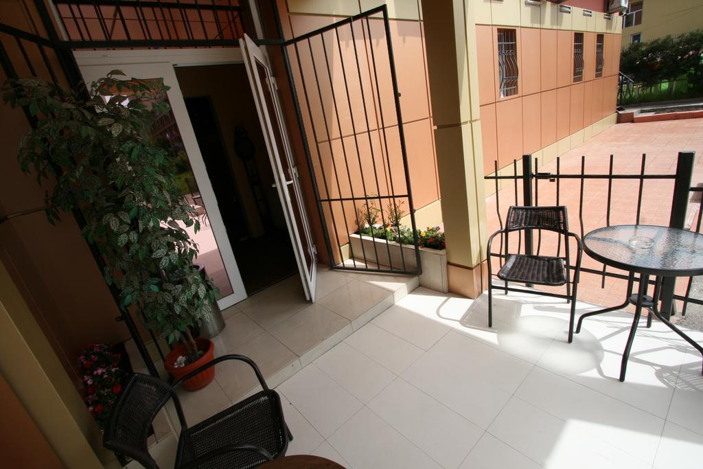 Hotel-Hostel Mignon Mamaia -Private Rooms With Free Parking Exterior photo